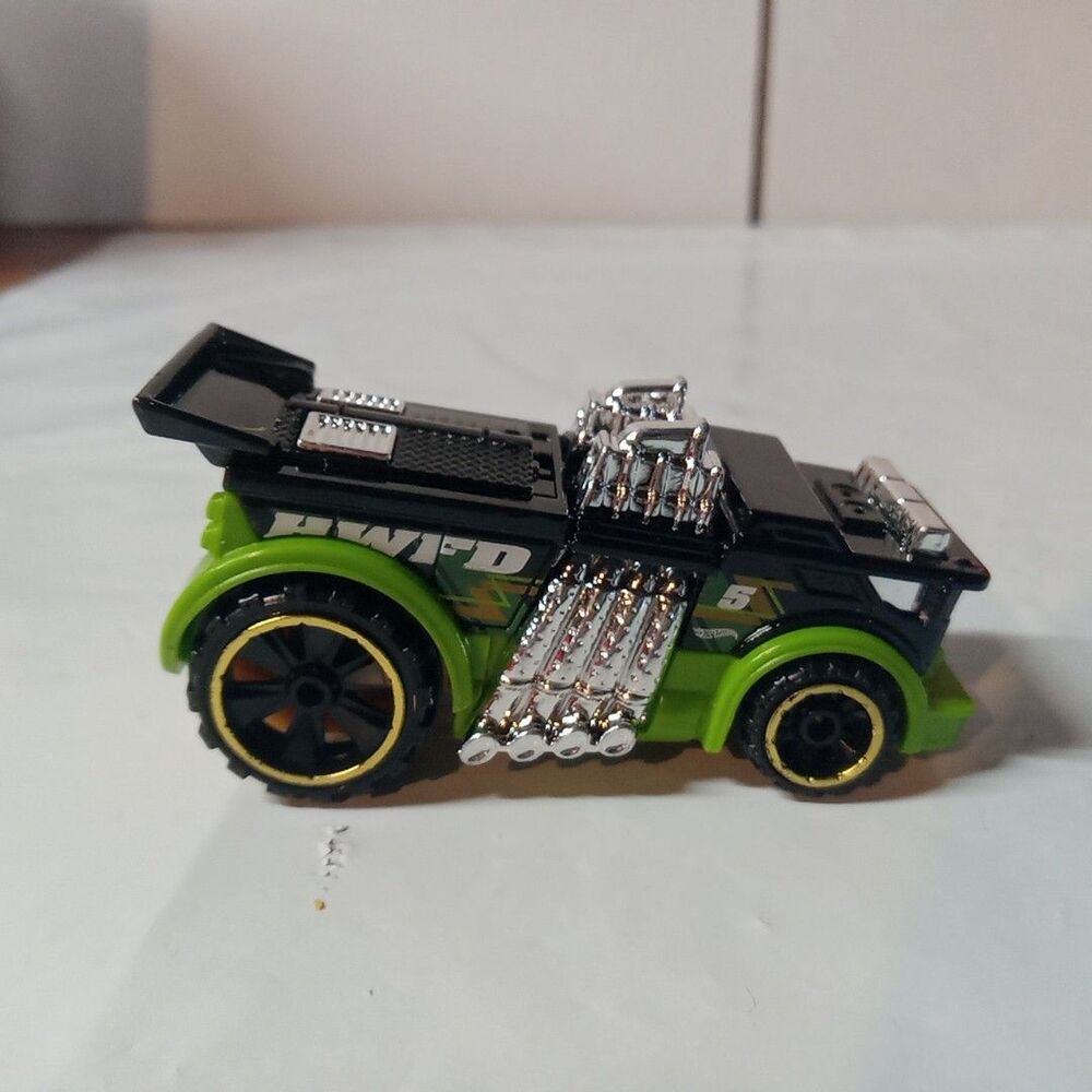 Mattel Hot Wheels 2014  - Green  - Backdrafter Vehicle